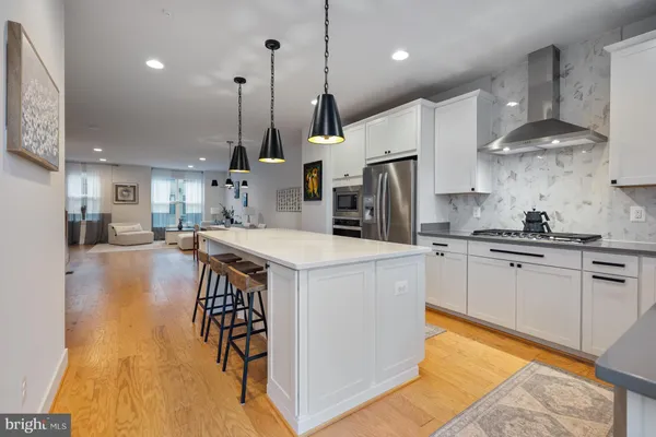 $909,900 | 5509 Valmarana Way, Alexandria, VA 22312