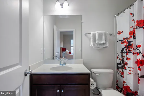 $909,900 | 5509 Valmarana Way, Alexandria, VA 22312