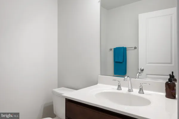 $909,900 | 5509 Valmarana Way, Alexandria, VA 22312