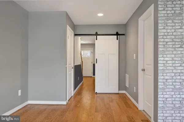 $909,900 | 5509 Valmarana Way, Alexandria, VA 22312