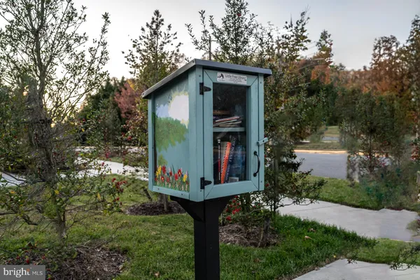 $909,900 | 5509 Valmarana Way, Alexandria, VA 22312