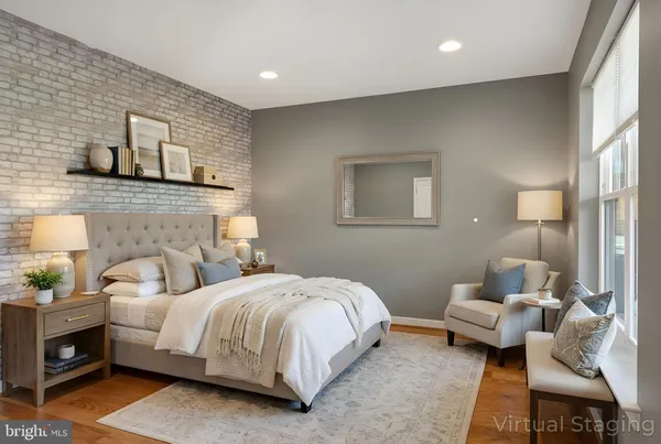 $909,900 | 5509 Valmarana Way, Alexandria, VA 22312