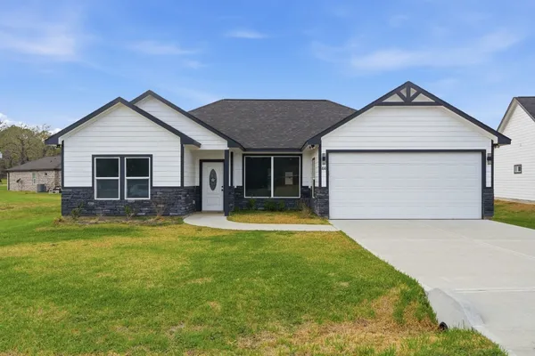 $235,000 | 44 Meadow Lake Drive, Trinity, TX 75862