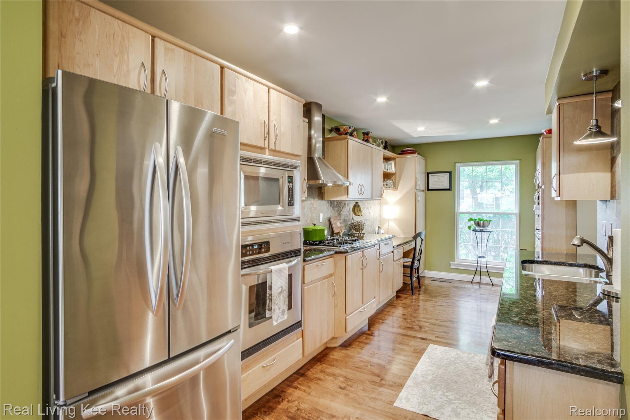 126 Manor Way Rochester, MI 48309 - Photo 14 of 34 10.jpg