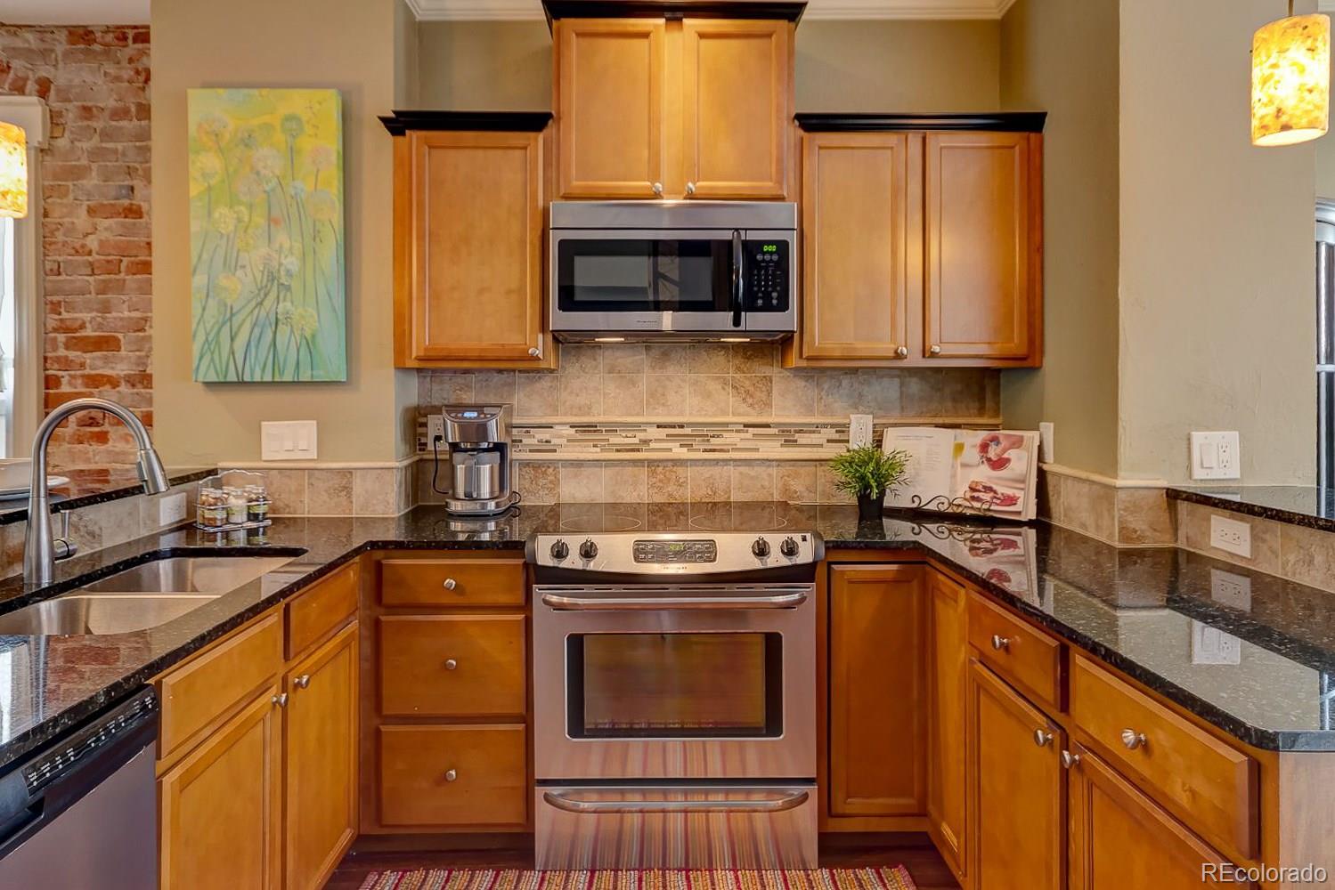 3335 West Moncrieff Place Denver, CO 80211 - Photo 8 of 35