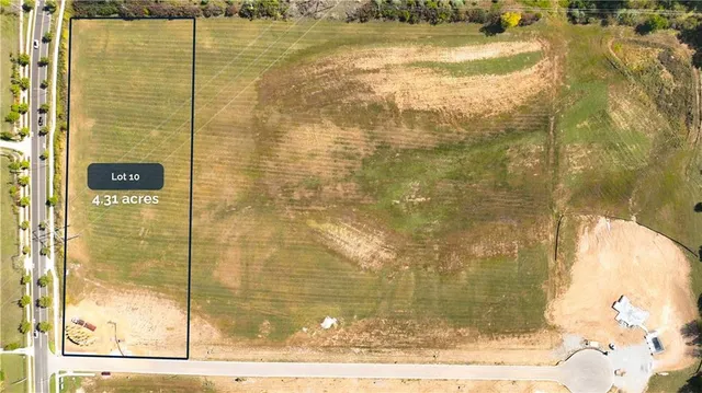 $350,000 | 10801 North Ewing Avenue, Kansas City, MO 64156