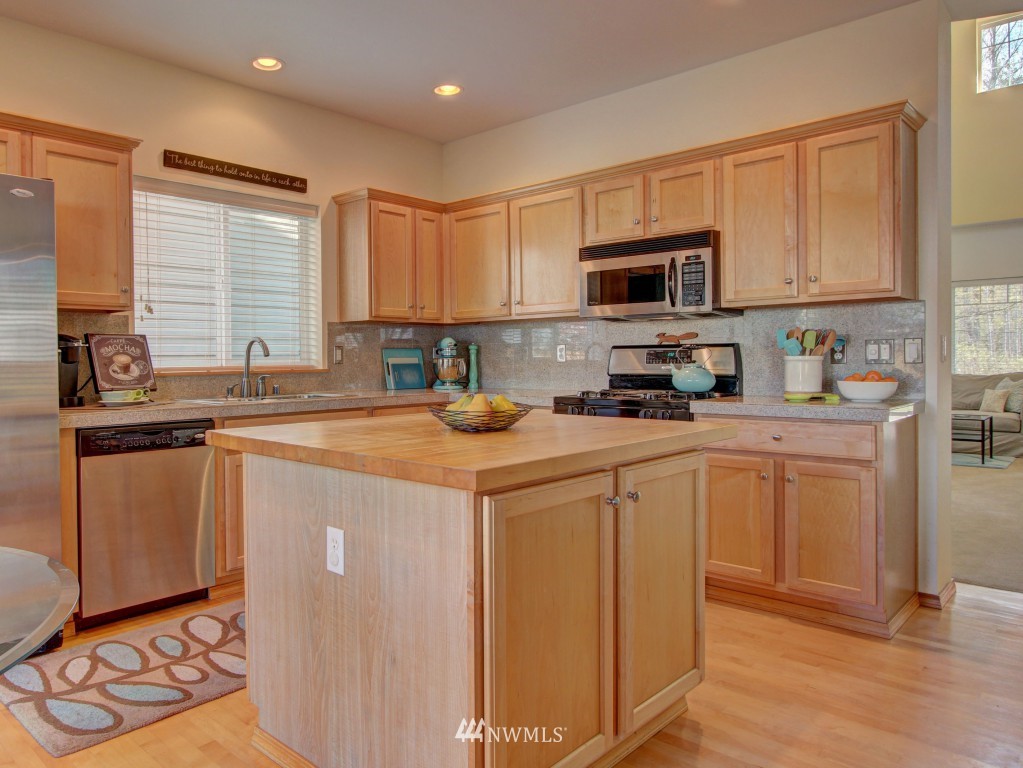4603 152nd Place Southeast Bothell, WA 98012 - Photo 9 of 25 Gallery Image 9