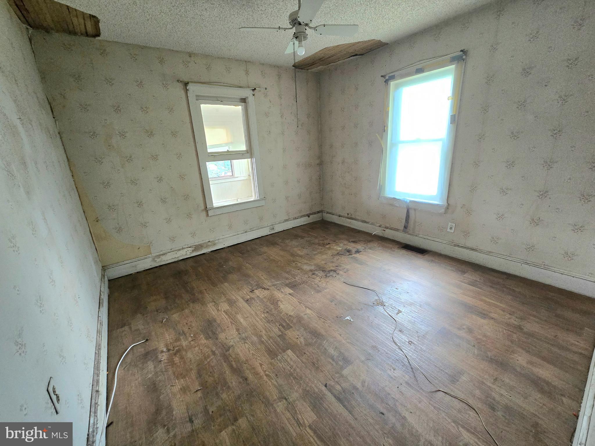 36 Atlantic Avenue Clementon, NJ 08021 - Photo 15 of 19 an empty room with a window