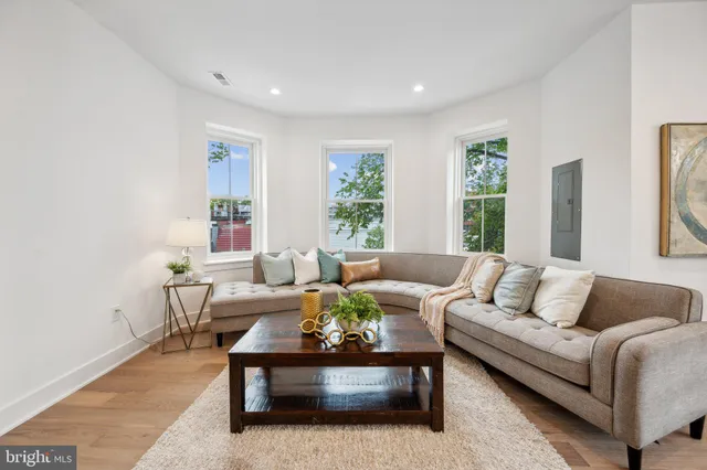 $6,600 | 1614 Kilbourne Place Northwest, Unit 2, Washington, DC 20010