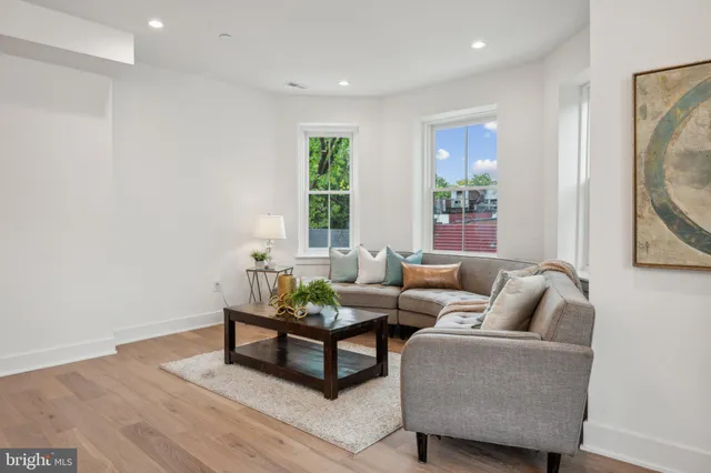 $6,600 | 1614 Kilbourne Place Northwest, Unit 2, Washington, DC 20010