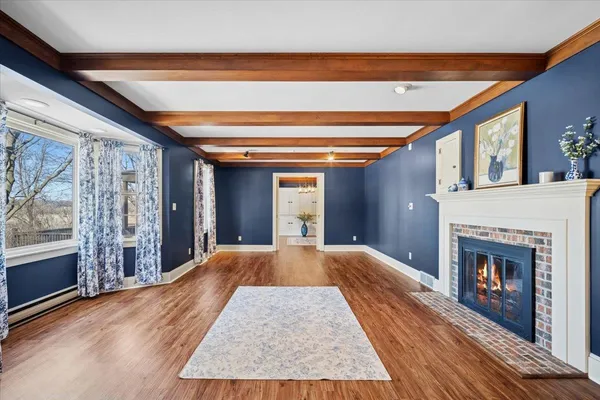 $675,000 | 10562 Town Hall Road, Belvidere, IL 61008
