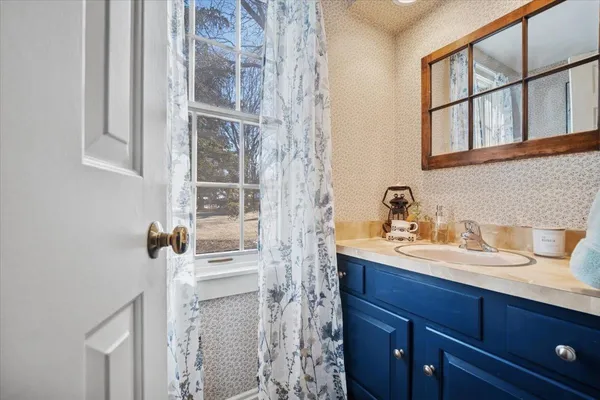 $675,000 | 10562 Town Hall Road, Belvidere, IL 61008