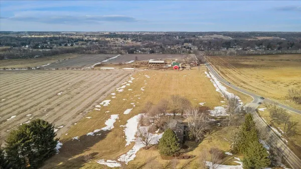 $675,000 | 10562 Town Hall Road, Belvidere, IL 61008