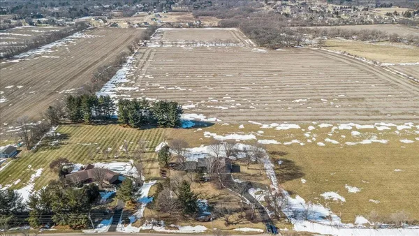 $675,000 | 10562 Town Hall Road, Belvidere, IL 61008
