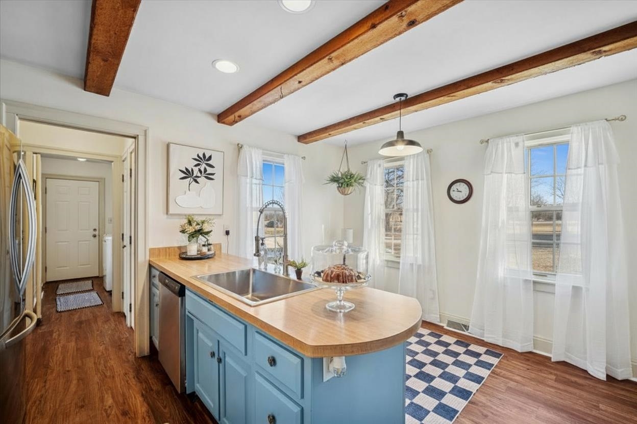 10562 Town Hall Road Belvidere, IL 61008 - Photo 5 of 40