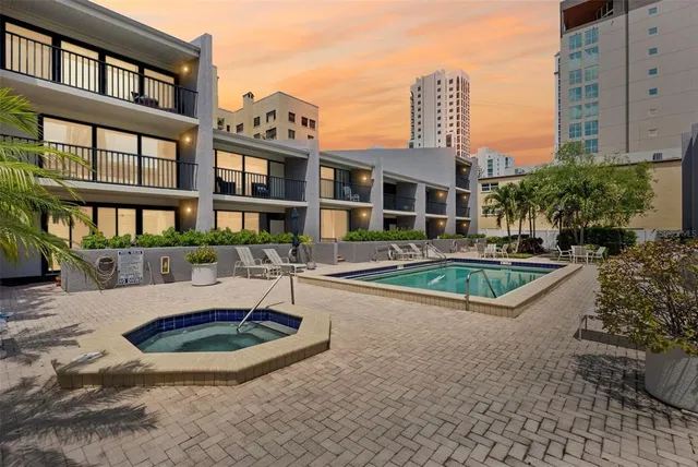 $825,000 | 301 2nd Street North, Unit 13, St. Petersburg, FL 33701