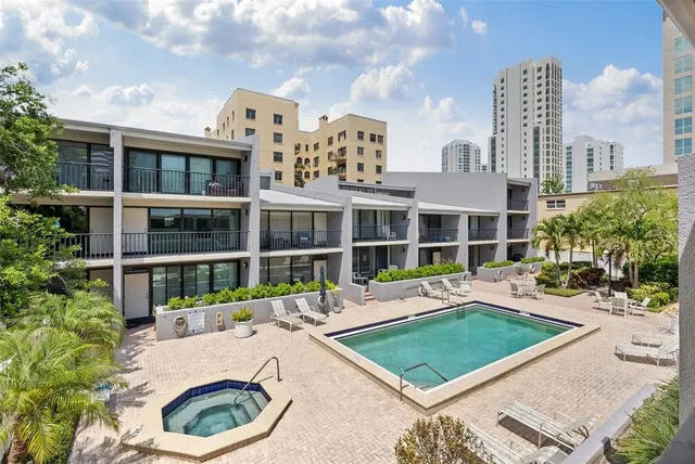 $825,000 | 301 2nd Street North, Unit 13, St. Petersburg, FL 33701