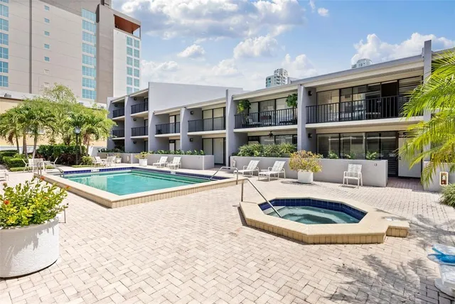 $825,000 | 301 2nd Street North, Unit 13, St. Petersburg, FL 33701
