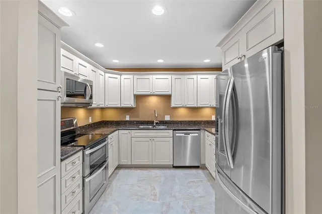 $825,000 | 301 2nd Street North, Unit 13, St. Petersburg, FL 33701