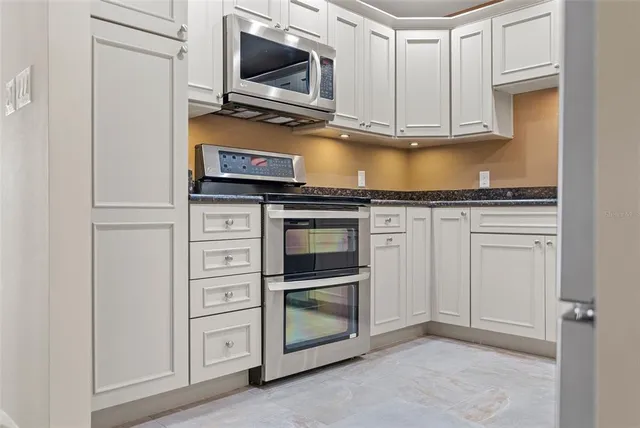 $825,000 | 301 2nd Street North, Unit 13, St. Petersburg, FL 33701