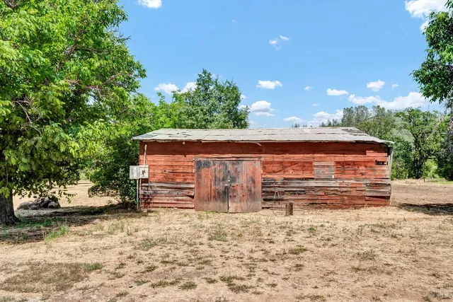 $1,340,000 | 22550 Shady Grove Road, Middletown, CA 95461