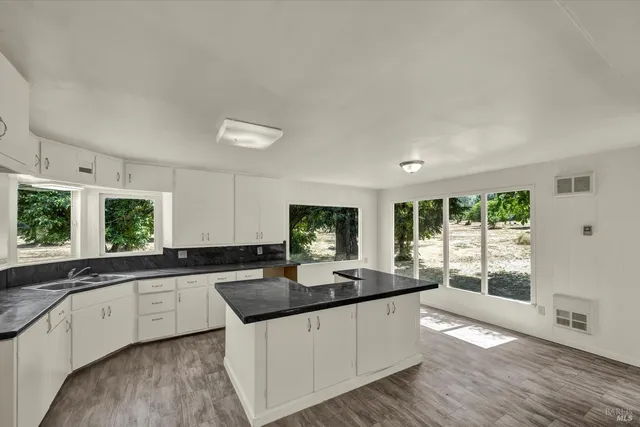 $1,340,000 | 22550 Shady Grove Road, Middletown, CA 95461