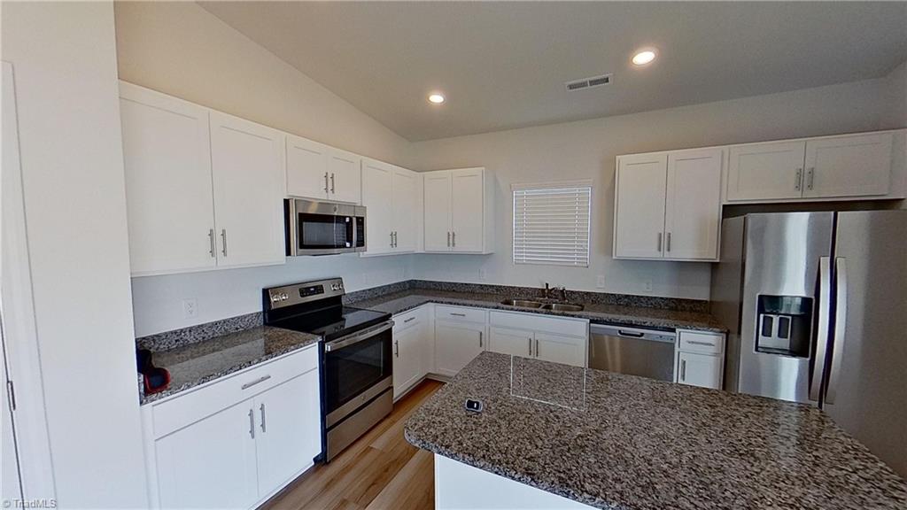 424 Infinity Circle Winston-Salem, NC 27103 - Photo 2 of 8