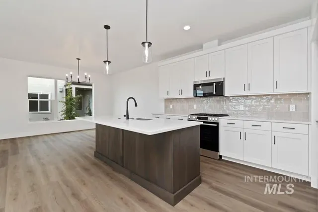 $449,880 | 744 South Calhoun Lane, Star, ID 83669