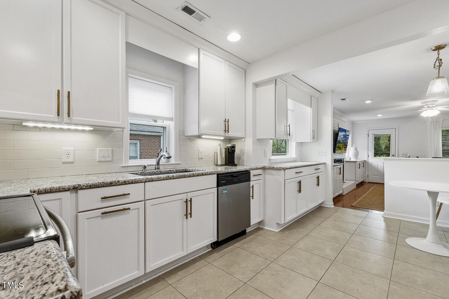 2008 Reaves Drive Raleigh, NC 27608 - Photo 13 of 31 012