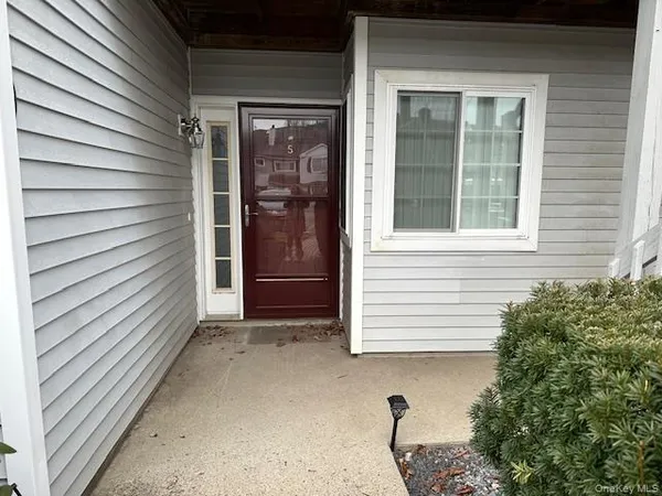 $2,350 | 5 Magnolia Lane, Warwick, NY 10990