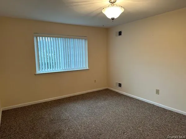 $2,350 | 5 Magnolia Lane, Warwick, NY 10990
