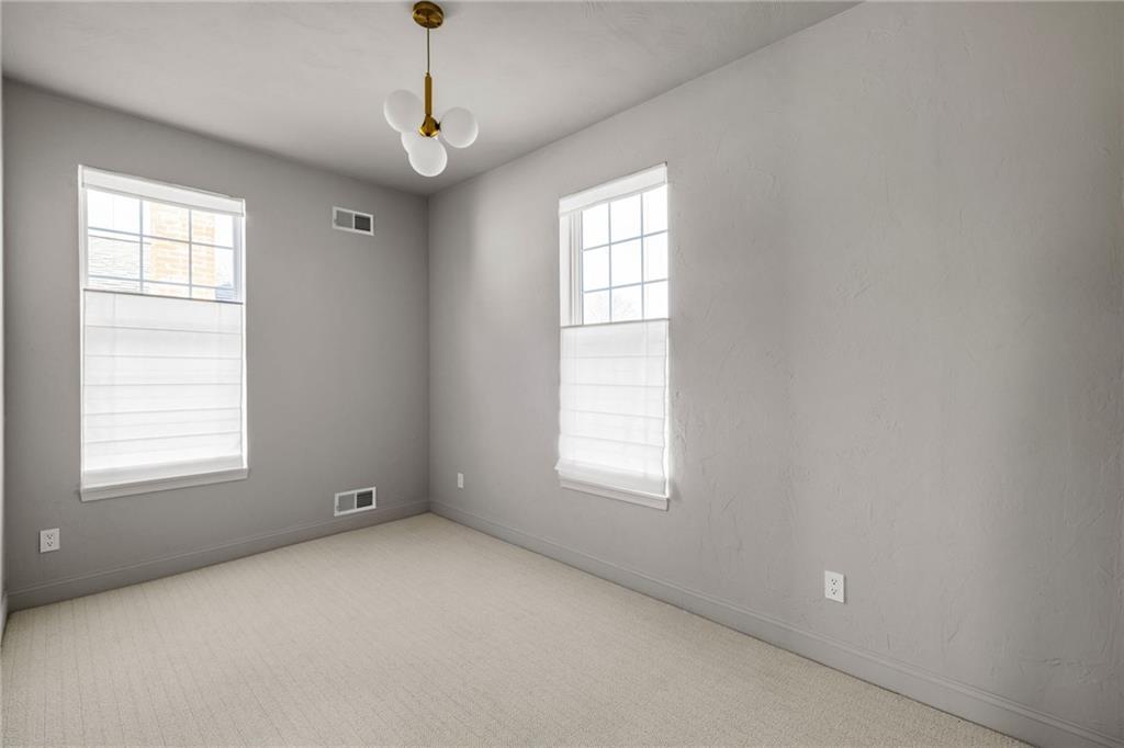 322 East Main Street Ligonier, PA 15658 - Photo 20 of 31 an empty room with windows and closet