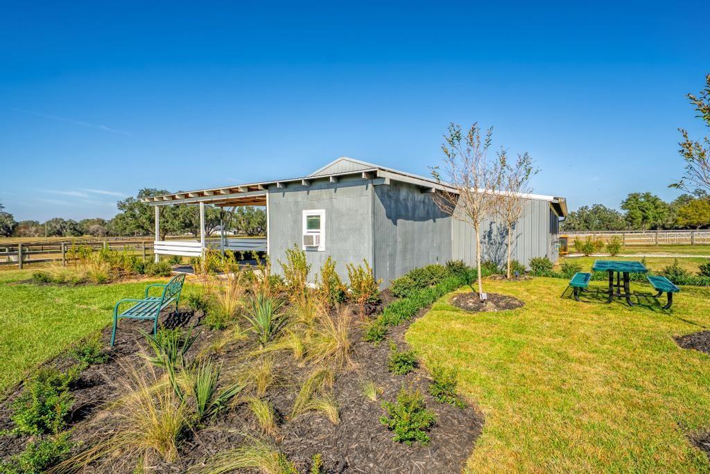 15305 Northwest 112th Place Road Morriston, FL 32668 - Photo 23 of 95