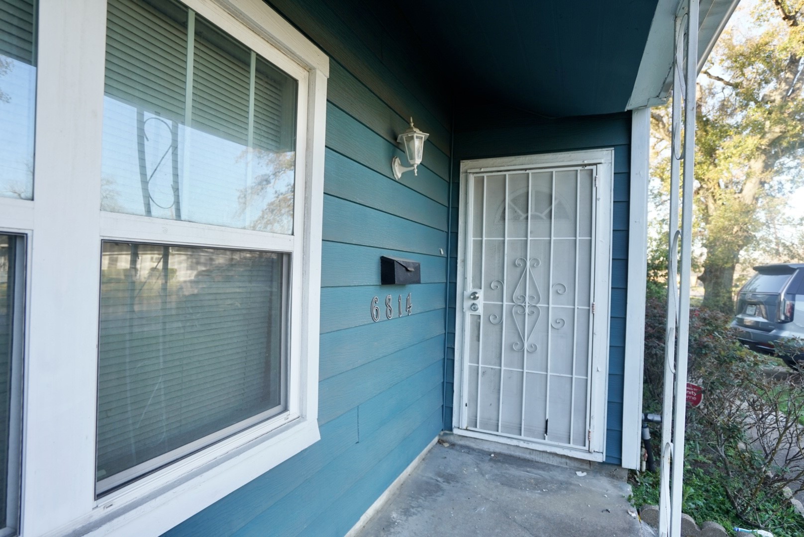 6814 Tierwester Street Houston, TX 77021 - Photo 4 of 13 Front entrance