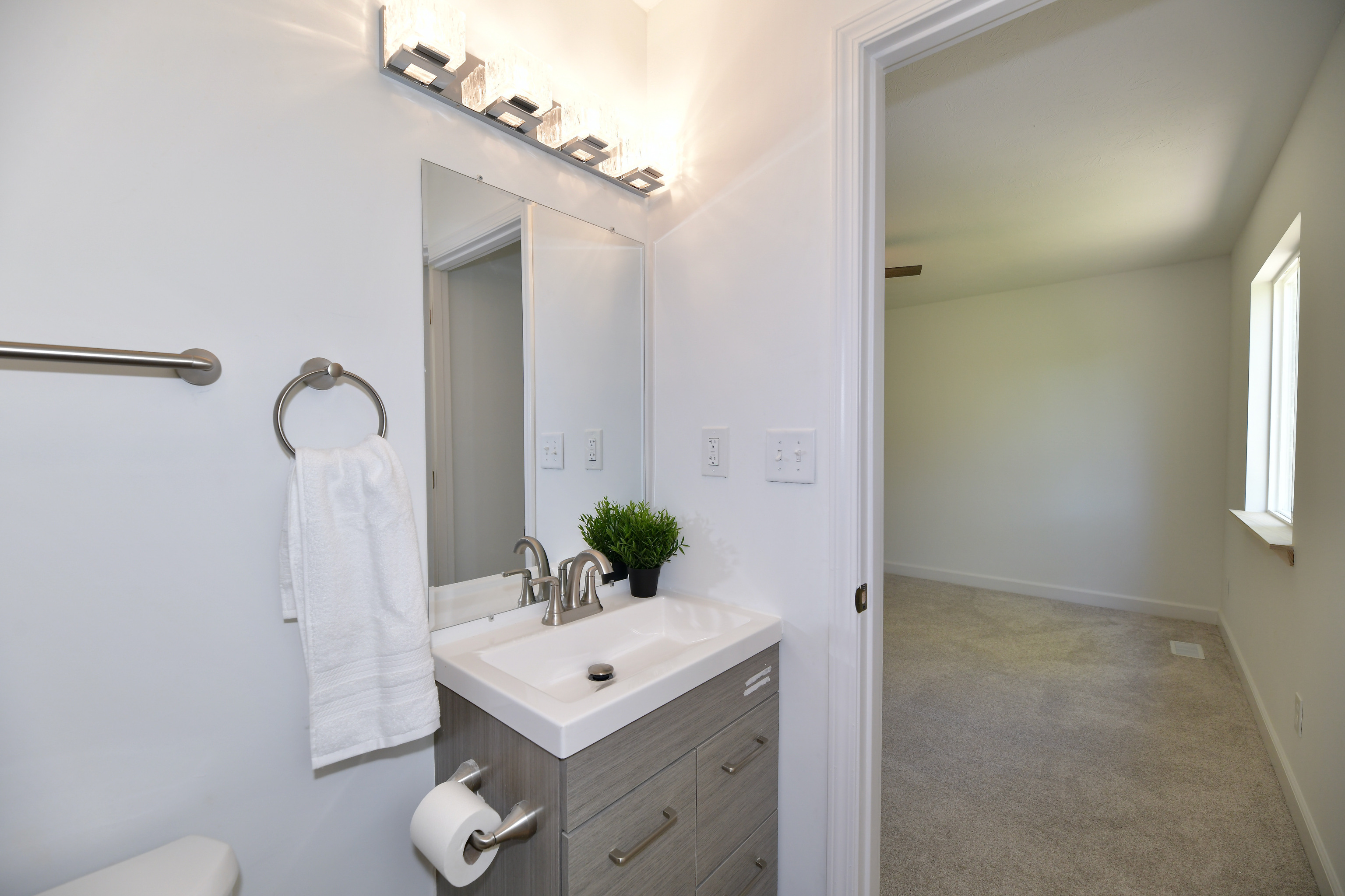 1426 South Hunter Road Indianapolis, IN 46239 - Photo 48 of 55 Gallery Image 48