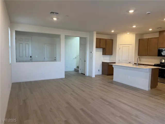 $2,400 | 3588 Mascali Avenue, Henderson, NV 89044