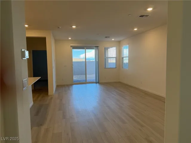 $2,400 | 3588 Mascali Avenue, Henderson, NV 89044