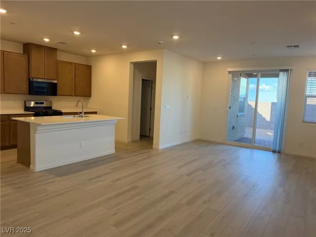 $2,400 | 3588 Mascali Avenue, Henderson, NV 89044