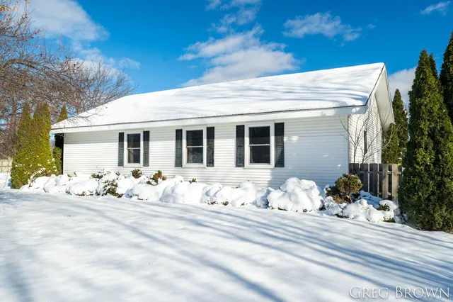 $259,900 | 6978 Whites Bridge Road, Belding, MI 48809