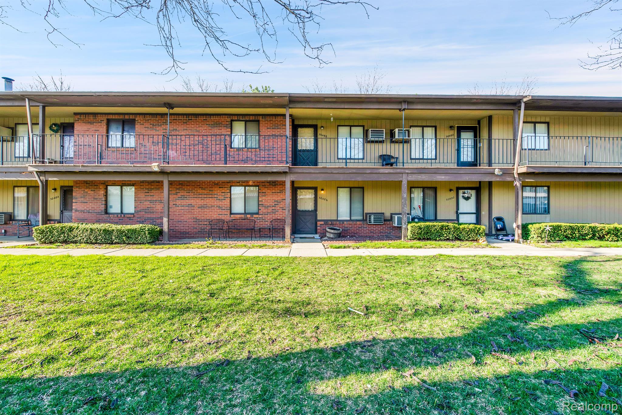 30488 Utica Road, Unit 24 Roseville, MI 48066 - Photo 2 of 16 Gallery Image 2