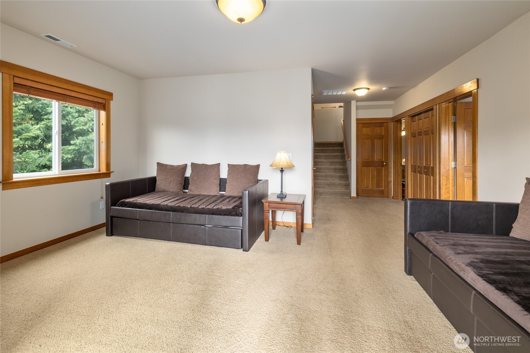 150 Tiger Lily Lane Ronald, WA 98940 - Photo 28 of 40 a living room with furniture and a window