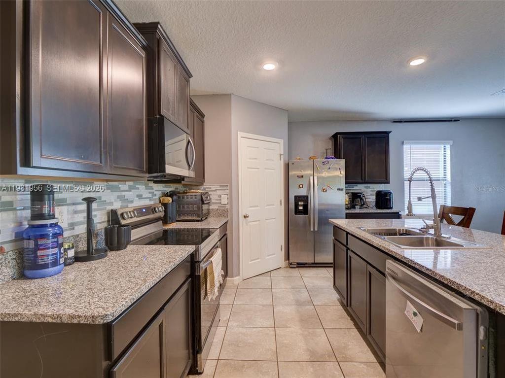 808 Old Country Rd S East Palm Bay, FL 32909 - Photo 12 of 27