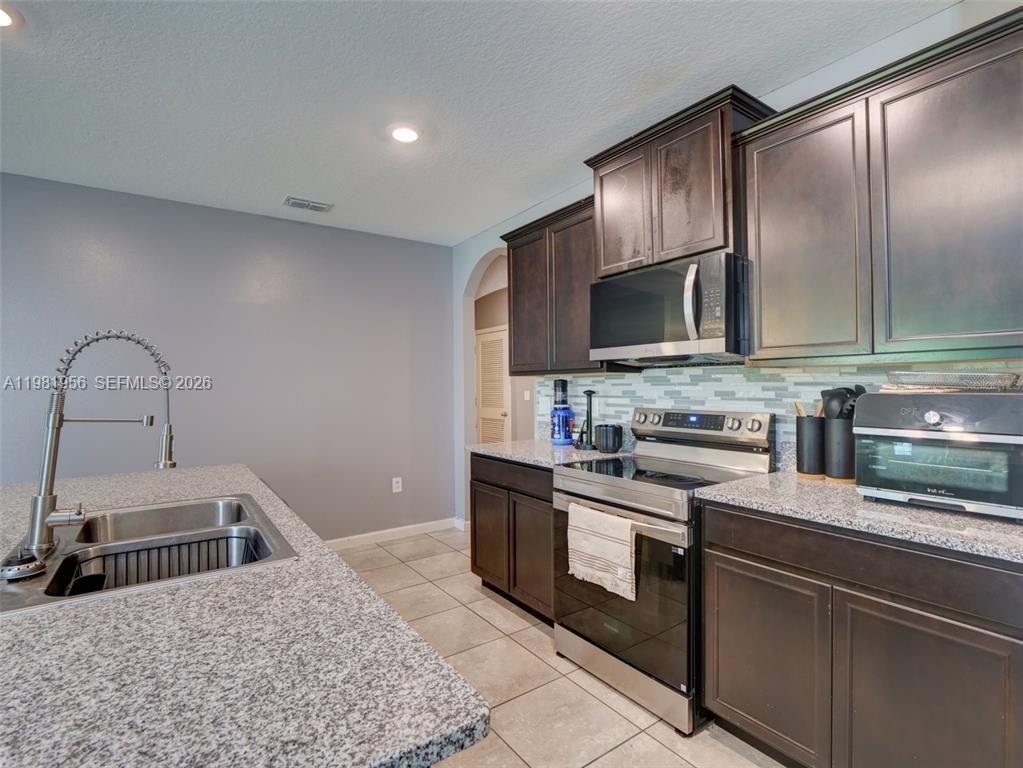 808 Old Country Rd S East Palm Bay, FL 32909 - Photo 14 of 27