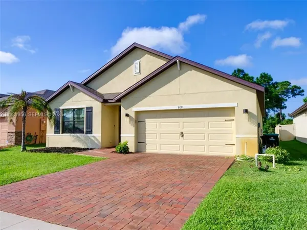 $2,000 | 808 Old Country Rd S East, Palm Bay, FL 32909