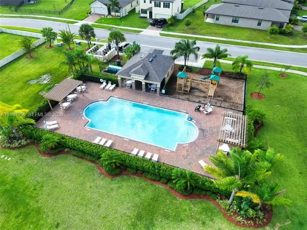 $2,000 | 808 Old Country Rd S East, Palm Bay, FL 32909