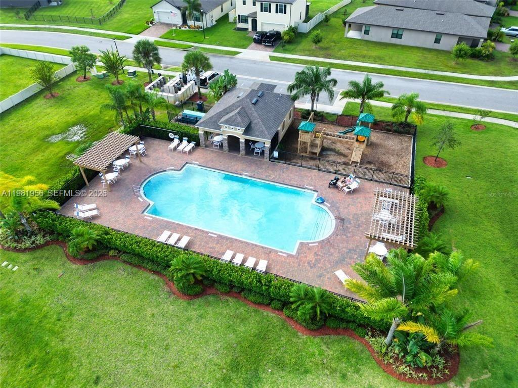 808 Old Country Rd S East Palm Bay, FL 32909 - Photo 4 of 27