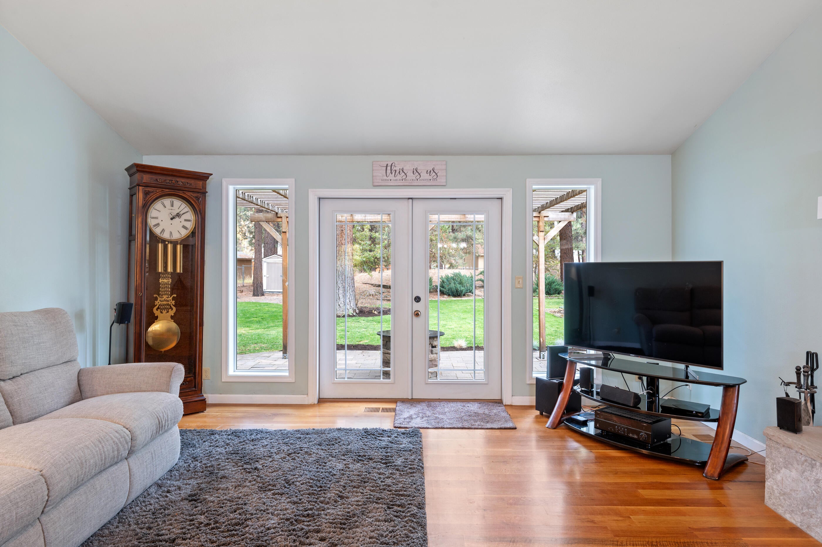 17290 Kingsburg Road Bend, OR 97707 - Photo 16 of 34 17290-kingsburg-rd-bend-or-097707 - 21