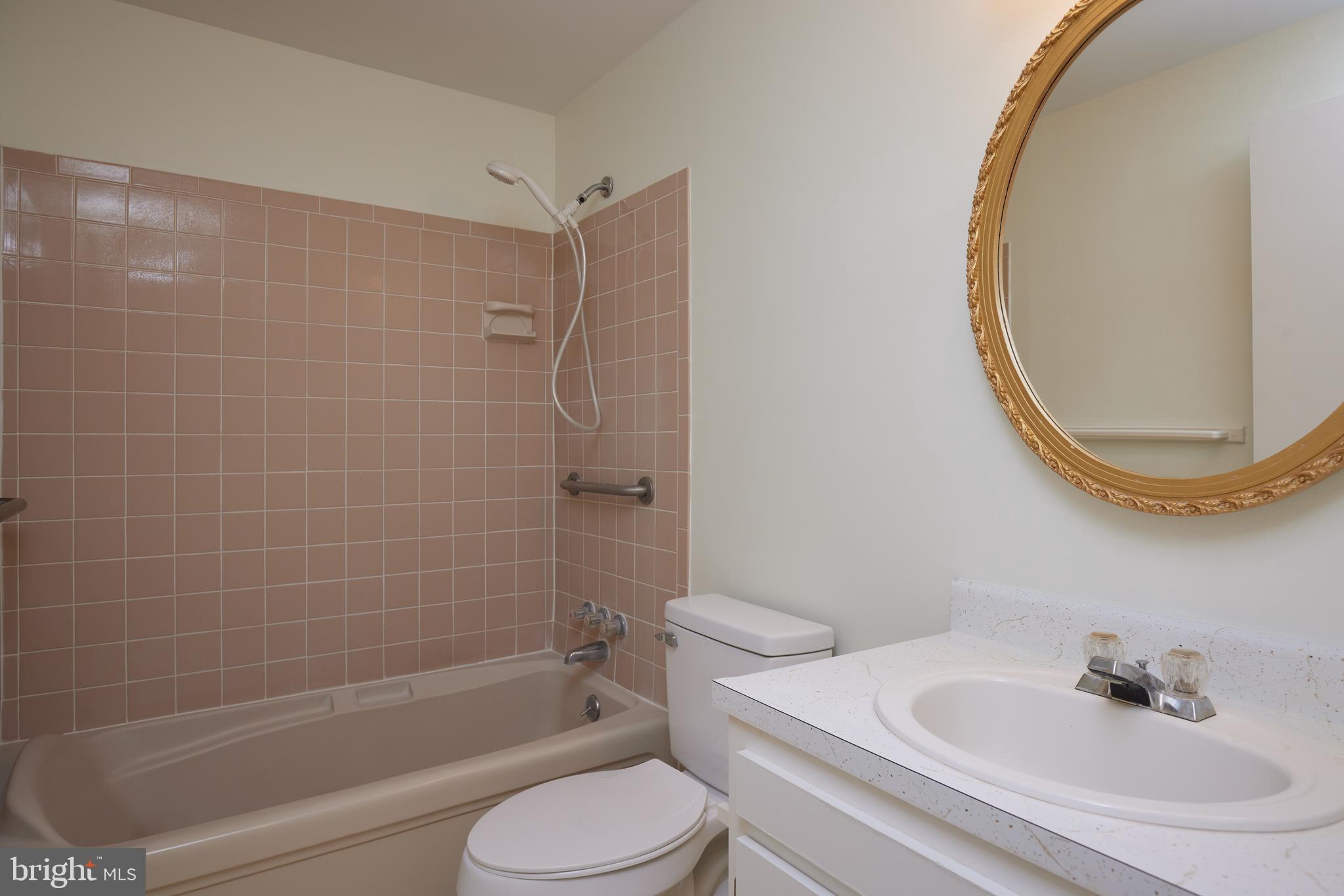 17502 Kohlhoss Road Poolesville, MD 20837 - Photo 16 of 26 Full bathroom