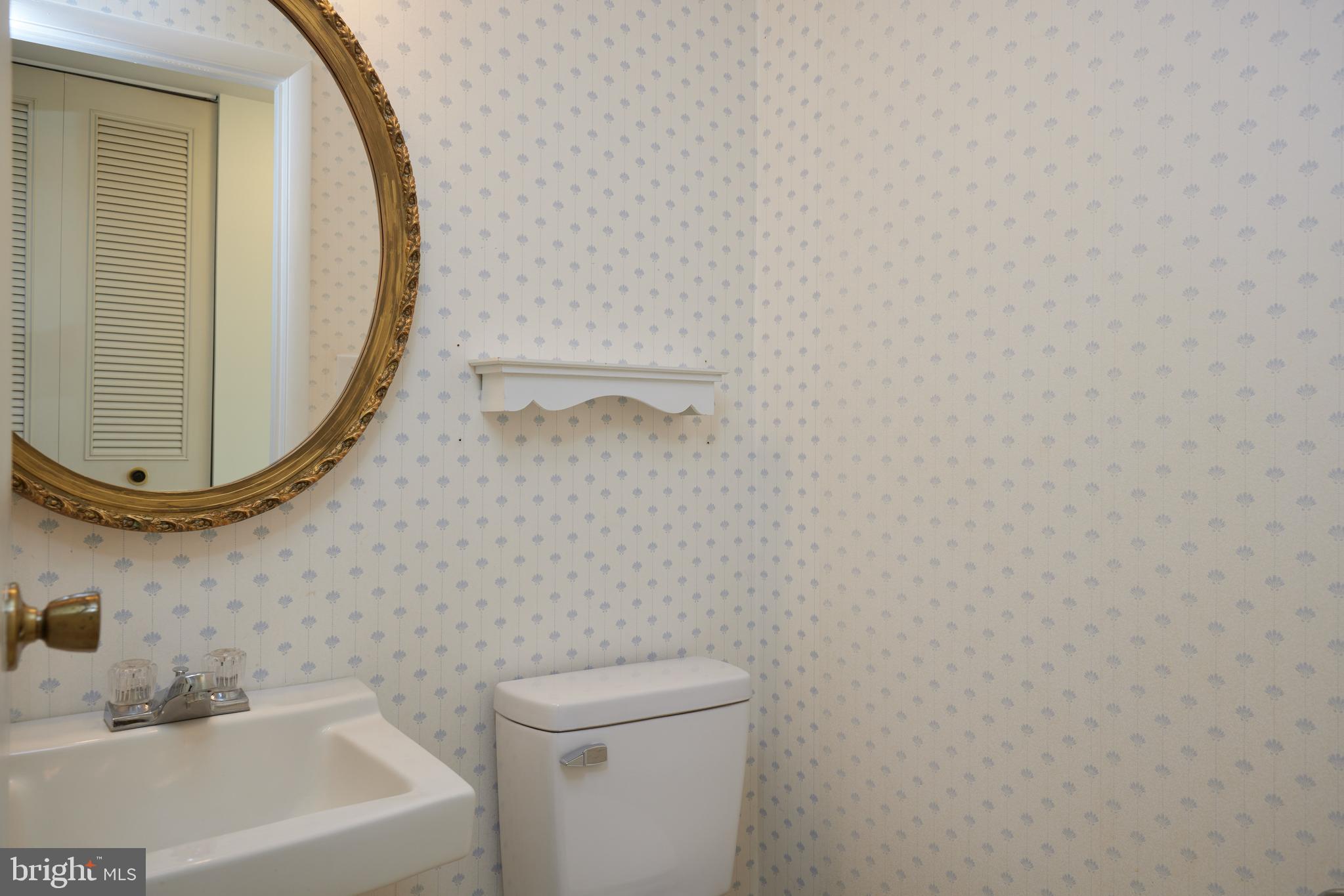 17502 Kohlhoss Road Poolesville, MD 20837 - Photo 7 of 26 Powder Room