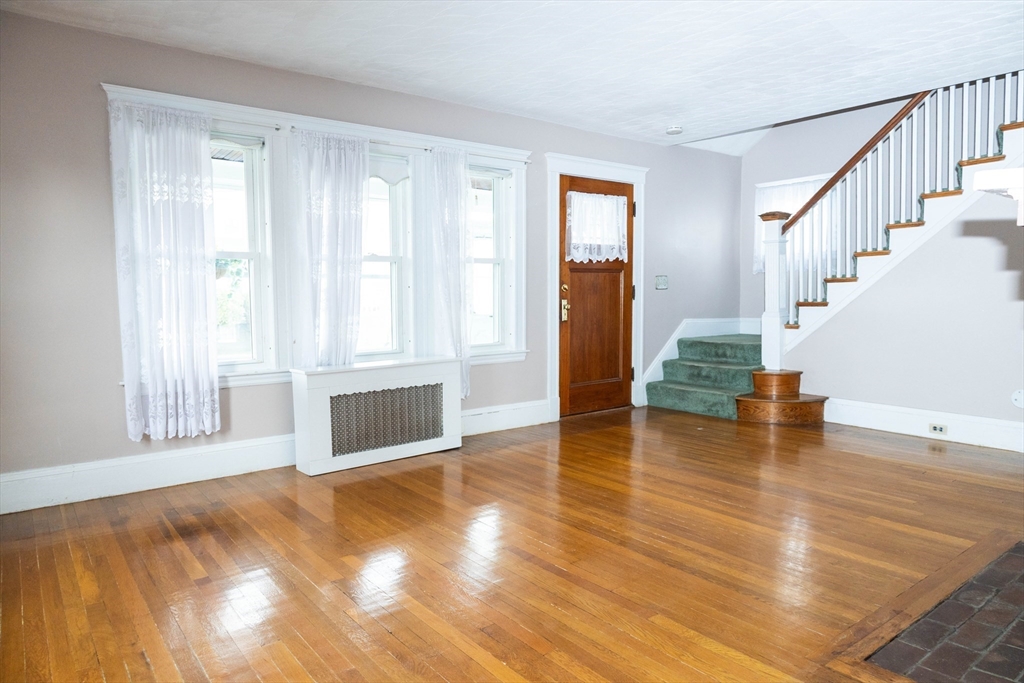 29 Ferndale Road Quincy, MA 02170 - Photo 3 of 27 Gallery Image 3